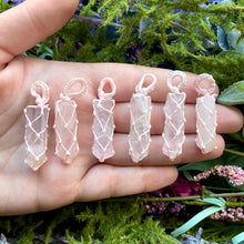Load image into Gallery viewer, Rose Quartz Macrame Pendant