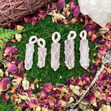 Load image into Gallery viewer, Rose Quartz Macrame Pendant