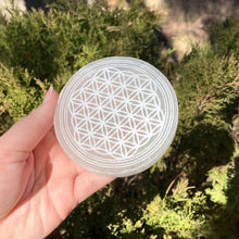 Load image into Gallery viewer, Flower of Life Satin Star Selenite Tray
