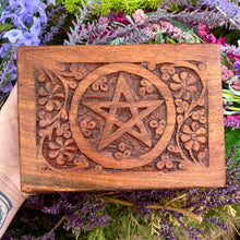 Load image into Gallery viewer, Floral Pentagram Crystal Bundle Box
